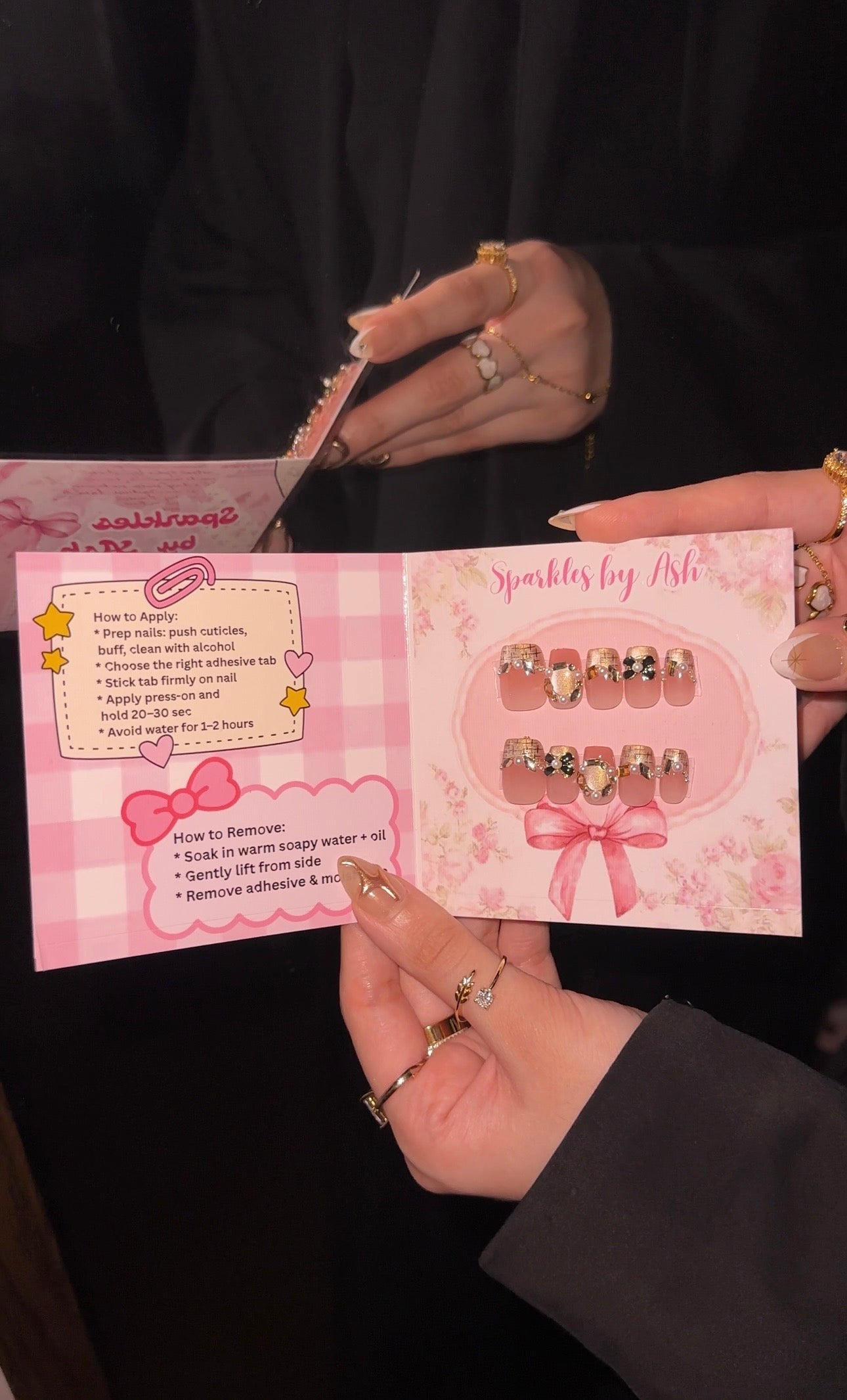 Blingy short length charm nails✨15pcs- free application kit