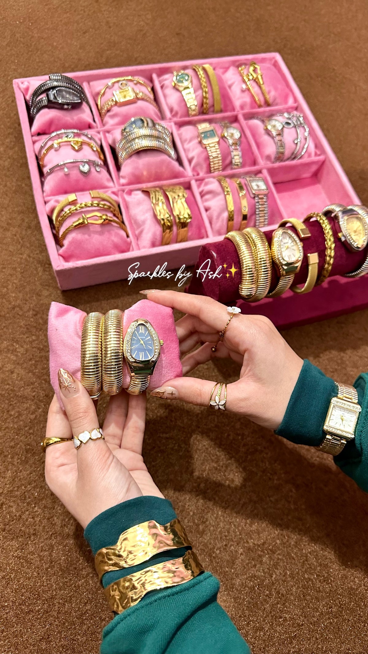 Luxury ribbed snake watch